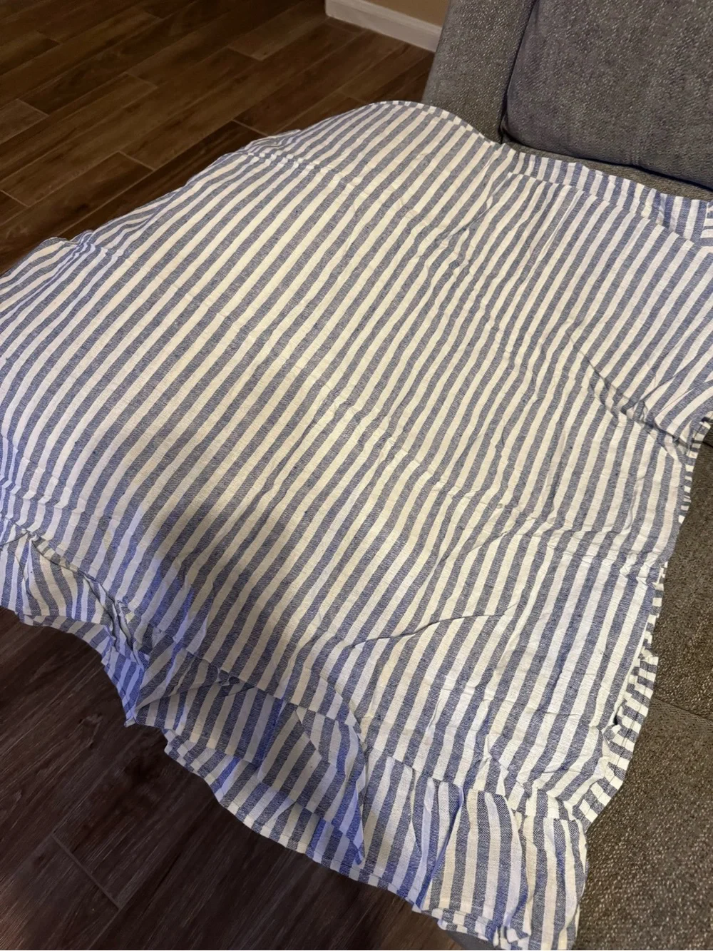 Blue and White Ruffled Tablecloth - Classic Home Dining 60x120